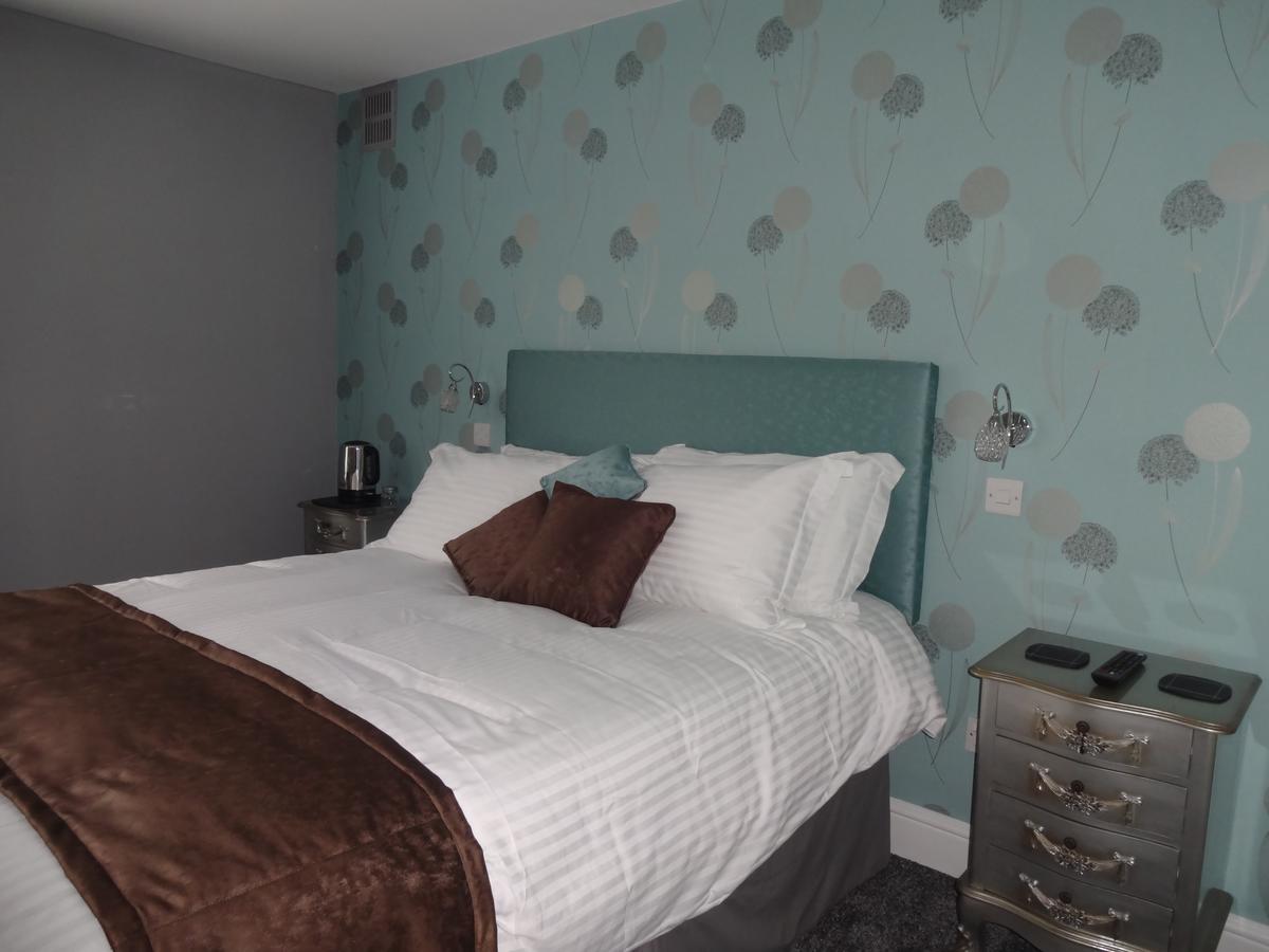 Hotel The Snooty Fox Warminster Exterior foto